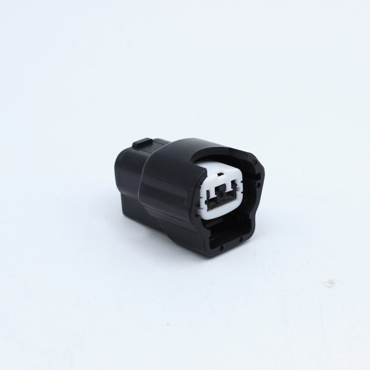 Nissan injector connector for RB and SR engines
Black with a white TPA
left side low key right side high key
comes with terminals and seals
Made by Sumiomo RS type E series 2 pin way terminal, sealed
sold as a set of 4 or 6