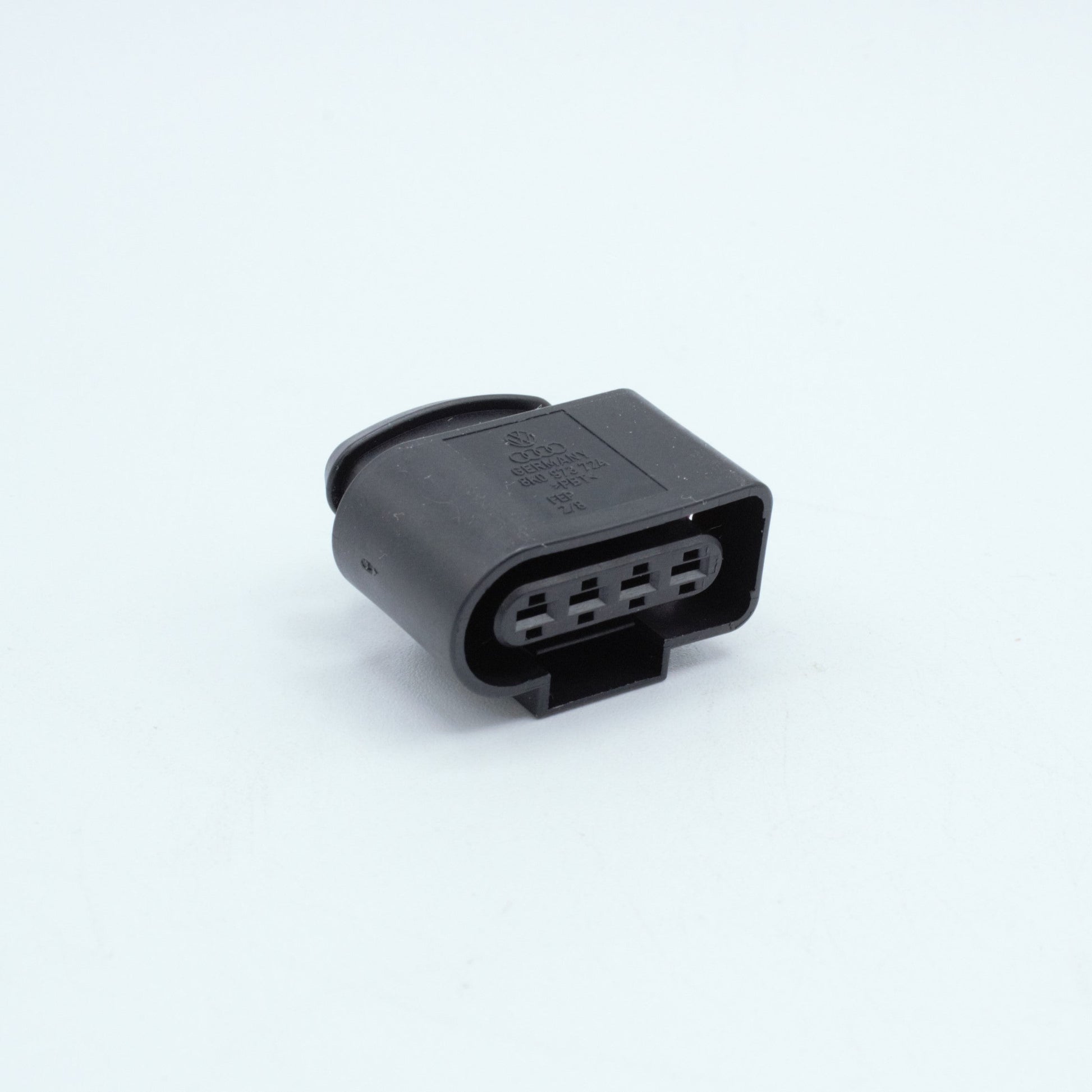 R8 Audi VW ignition coil connector 
4 way terminal pin sealed
Black with purple violet TPA
uses MCP JPT terminals
Made by FEP Bosch VW VAG
coils from 2.0T and 1.8T Golf Jetta as well as V8 Audi R8 V10 Lamborghini

Great upgrade for JZ RB SR 7M and UZ engines
sold as a set of 4 6 or 8 with terminals and seals